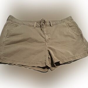 American Eagle Women’s Super Stretch Midi Dark Khaki Shorts Size 18